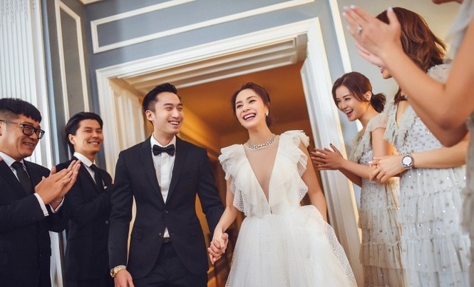 10 năm sau scandal ảnh nóng, Chung Hân Đồng nghẹn ngào trong đám cưới - ảnh 3