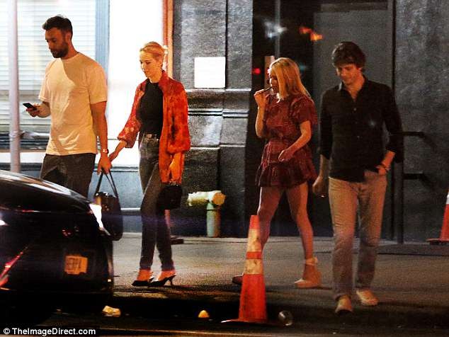 'Mỹ nhân lộ ảnh nóng’ Jennifer Lawrence lần đầu lộ ảnh hẹn hò bạn trai - ảnh 6