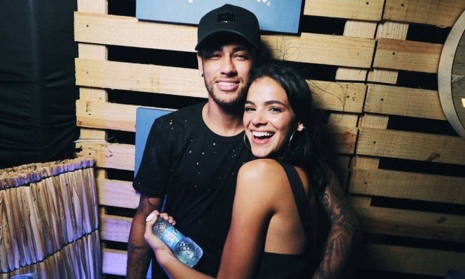 Bạn gái nóng bỏng của tiền đạo Brazil Neymar lộ clip tình ái - ảnh 3