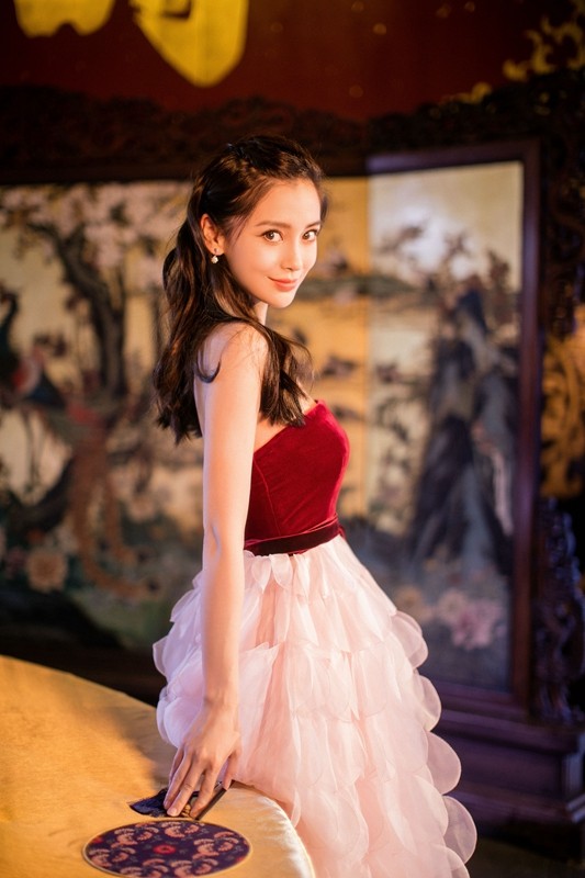 Người đẹp lai Angelababy trẻ xinh như công chúa với váy vai trần - ảnh 11