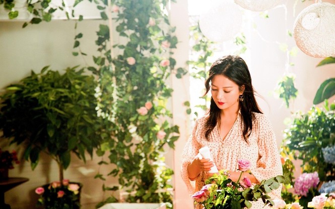 Triệu Vy trẻ đẹp xuất thần, vui mừng tái ngộ Tô Hữu Bằng - ảnh 2