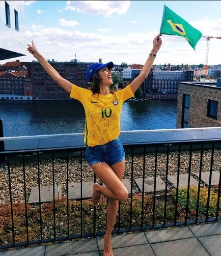 Gây náo loạn Paris. nữ thần Alessandra Ambrosio lại gợi cảm ở Berlin - ảnh 9