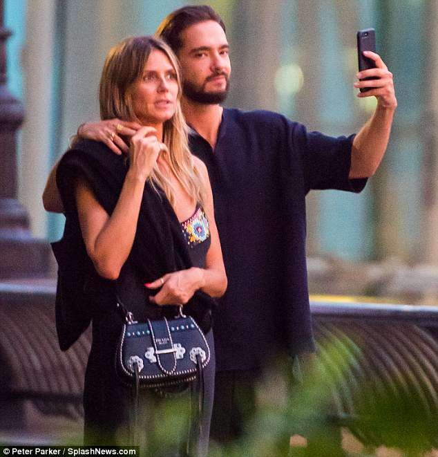 Siêu mẫu Đức Heidi Klum đắm đuối bồ trẻ kém 16 tuổi trên phố - ảnh 9