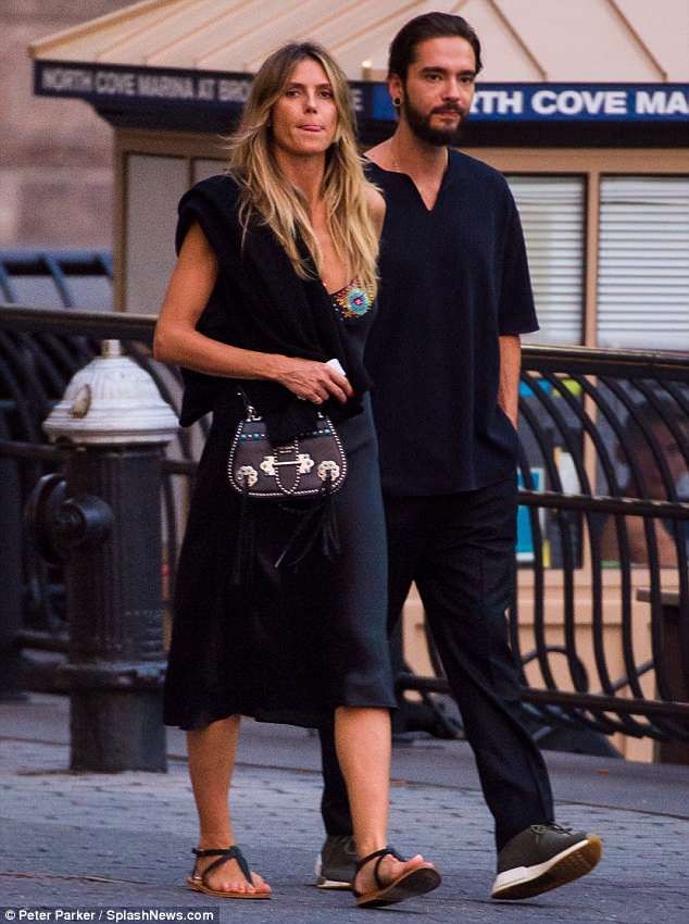 Siêu mẫu Đức Heidi Klum đắm đuối bồ trẻ kém 16 tuổi trên phố - ảnh 11