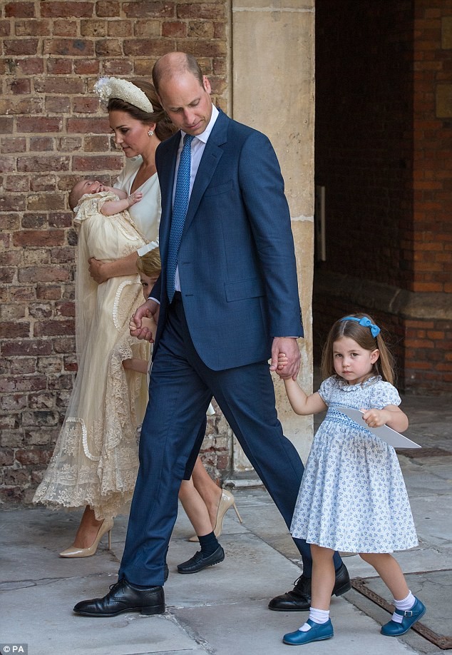 Công nương Kate Middleton đẹp lộng lẫy sau hơn 2 tháng sinh con - ảnh 6