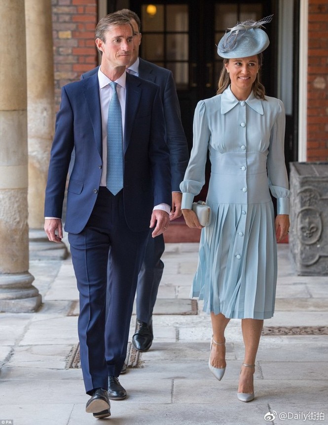 Công nương Kate Middleton đẹp lộng lẫy sau hơn 2 tháng sinh con - ảnh 8