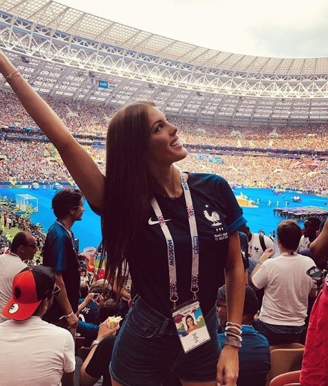 Hoa hậu Pháp, thiên thần nội y sôi nổi trên khán đài chung kết World Cup - ảnh 5