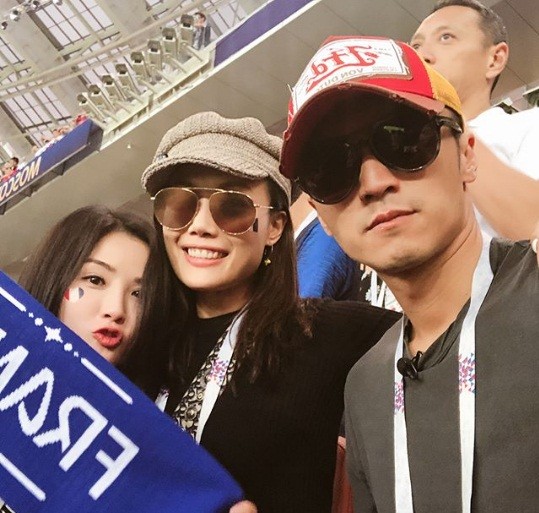 Hoa hậu Pháp, thiên thần nội y sôi nổi trên khán đài chung kết World Cup - ảnh 15