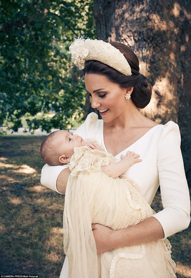 Gia đình Hoàng tử Harry - Công nương Kate Middleton đẹp như tranh vẽ - ảnh 1