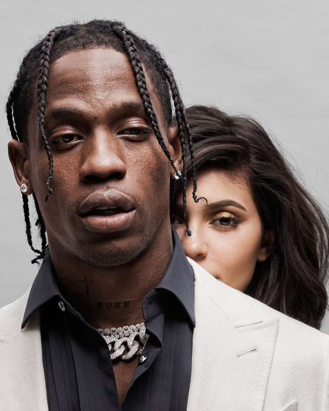 'Phát sốt' khoảnh khắc táo bạo của em út Kim Kardashian bên bạn trai - ảnh 8