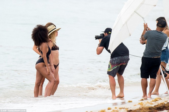 Con gái ca sĩ rock Rolling Stones hóa thiên thần bikini siêu quyến rũ - ảnh 14