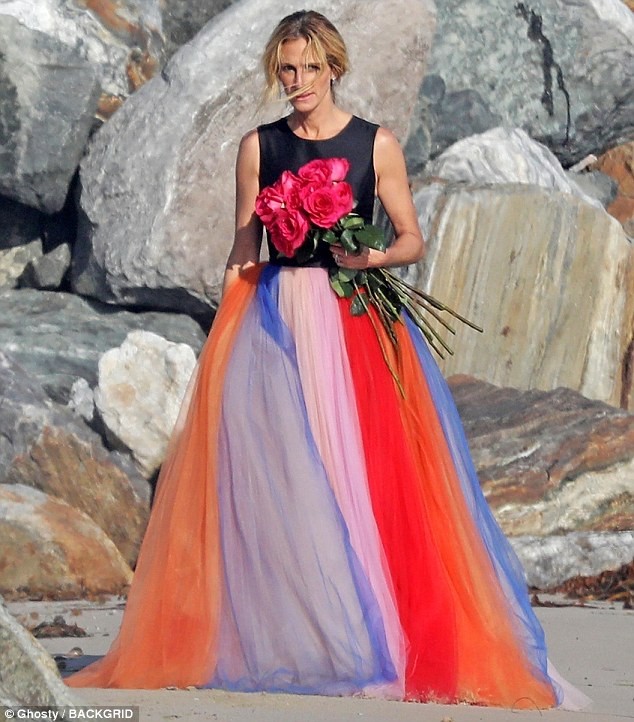 Ảnh hiếm hoi của vợ chồng ‘Người đàn bà đẹp’ Julia Roberts - ảnh 1