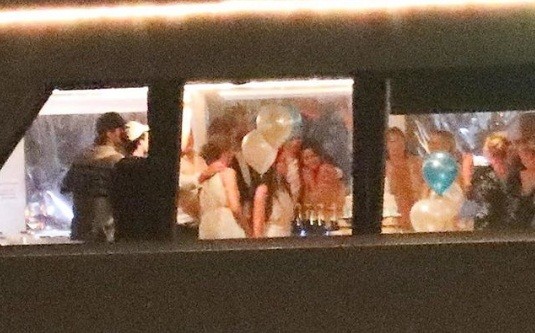 Selena Gomez rạng ngời quyến rũ mừng sinh nhật 26 tuổi - ảnh 10