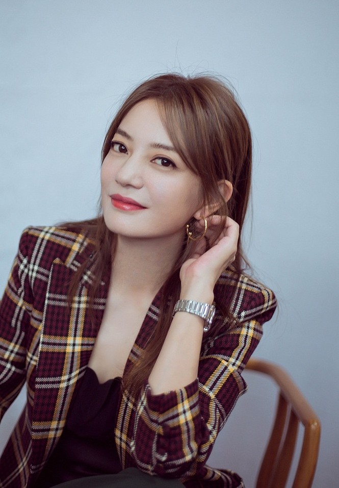 Ngoại tứ tuần, Triệu Vy gây bất ngờ vì trẻ trung như đôi mươi - ảnh 17
