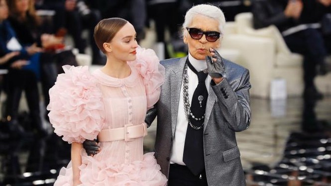 ‘Ông hoàng tóc bạc’ Karl Lagerfeld gây sốc với diện mạo không nhận ra - ảnh 10
