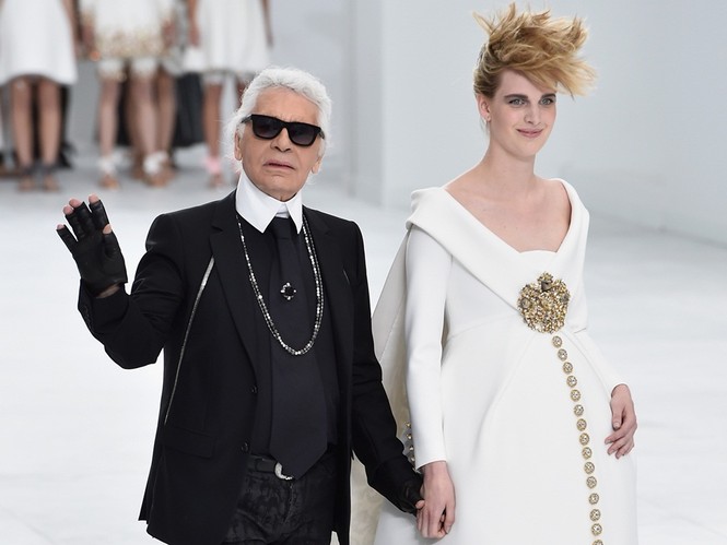 ‘Ông hoàng tóc bạc’ Karl Lagerfeld gây sốc với diện mạo không nhận ra - ảnh 11