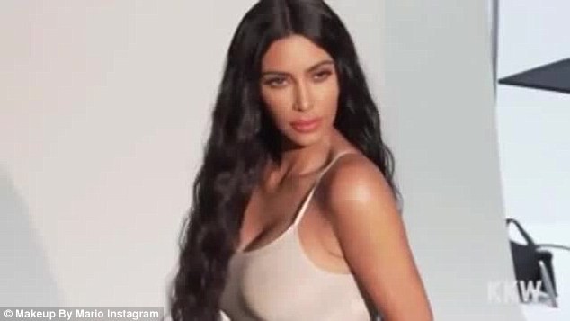 Dáng ‘đồng hồ cát’ tròn đầy nóng bỏng của Kim Kardashian - ảnh 10