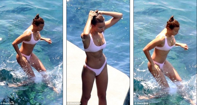 Mỹ nhân Nga Irina Shayk tắm biển cùng bạn trai ở Ý - ảnh 10