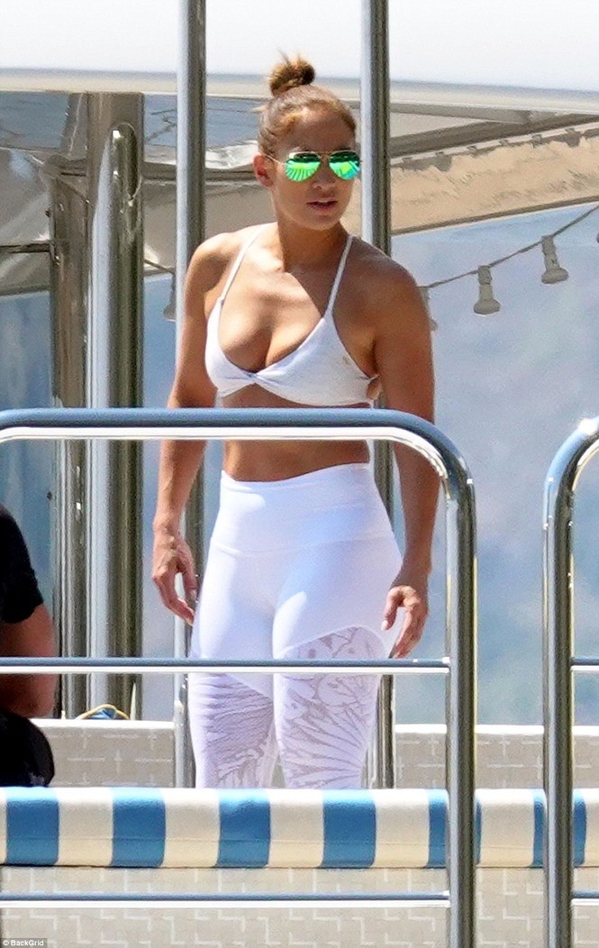 Jennifer Lopez nghỉ dưỡng cùng bồ trẻ kém 6 tuổi ở Ý - ảnh 10
