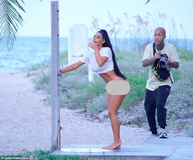 Kim Kardashian – ‘Tắc kè hoa’ nóng bỏng của showbiz - ảnh 7