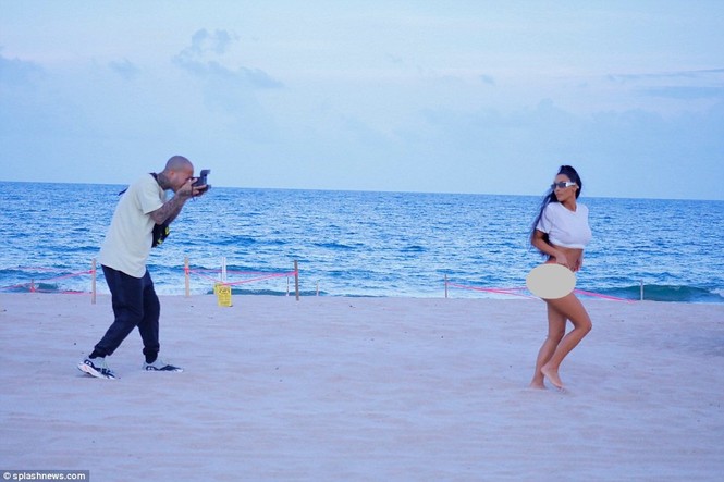 Kim Kardashian – ‘Tắc kè hoa’ nóng bỏng của showbiz - ảnh 8