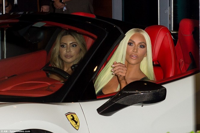 Kim Kardashian – ‘Tắc kè hoa’ nóng bỏng của showbiz - ảnh 5