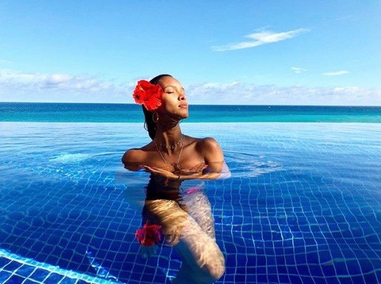 ‘Chân dài’ cao 1m84 Lais Ribeiro thả dáng thiên thần ở Mexico - ảnh 1