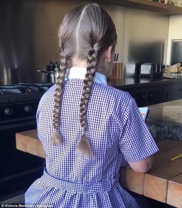 ‘Công chúa’ 7 tuổi nhà Beckham bụ bẫm, tóc ngắn cực dễ thương - ảnh 2