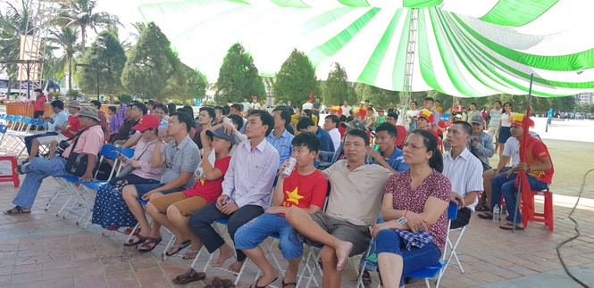 Cổ động viên tiếc nuối khi Việt Nam thua ở loạt penalty - ảnh 27