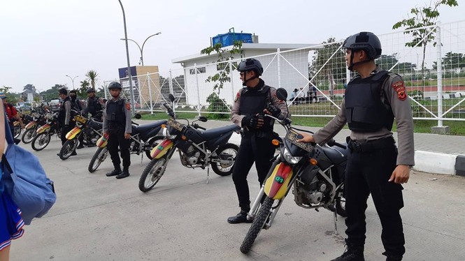 Olympic Việt Nam - UAE: An ninh vào sân vận động được thắt chặt - ảnh 3