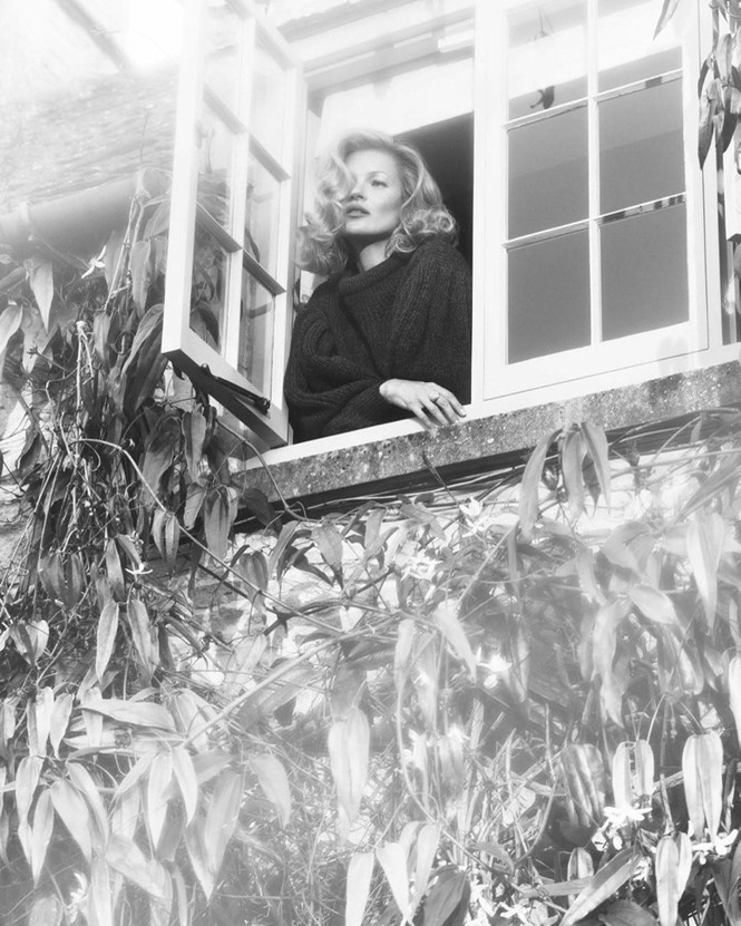 Kate Moss U50 hững hờ trễ nải vô cùng quyến rũ - ảnh 8