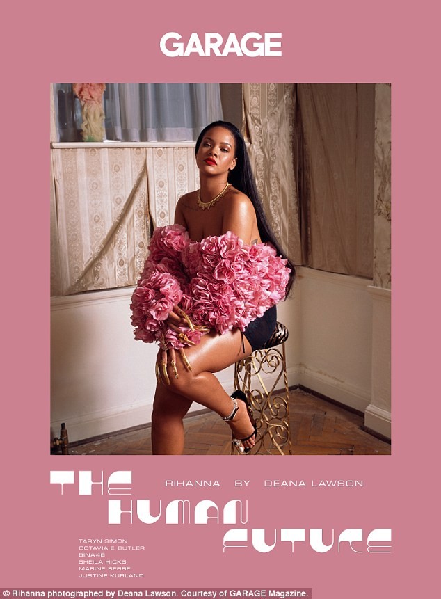Rihanna gợi tình với áo hoa hồng cúp ngực - ảnh 9