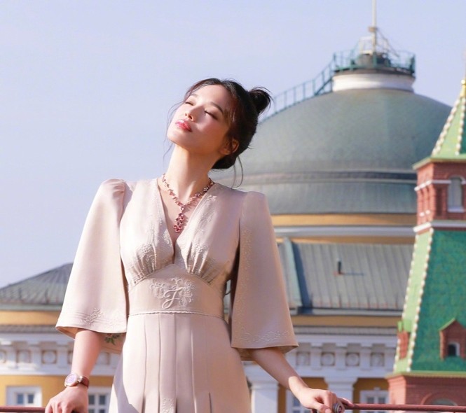 Thư Kỳ hấp dẫn đầy mê hoặc ở tuổi 42 - ảnh 9