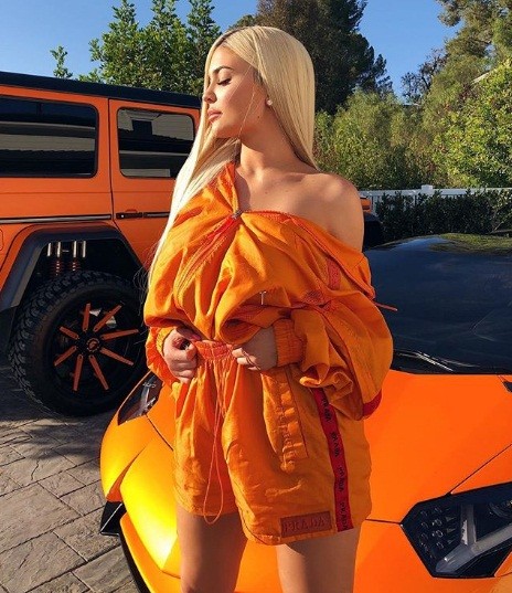 Kylie Jenner tung ảnh áo tắm cực ‘hot’ với dáng ‘đồng hồ cát’ - ảnh 13