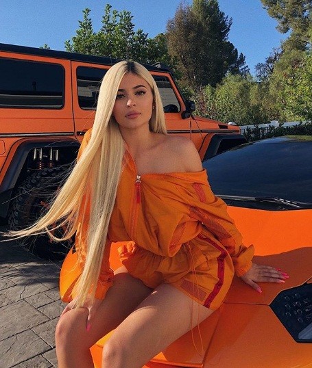 Kylie Jenner tung ảnh áo tắm cực ‘hot’ với dáng ‘đồng hồ cát’ - ảnh 14