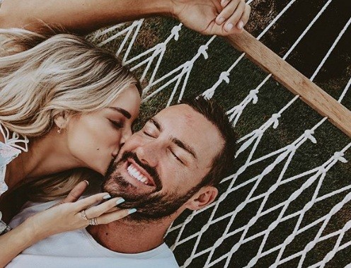 Sau khi bị bắt vì hành hung bạn trai, người đẹp Mỹ tung tăng bikini - ảnh 14
