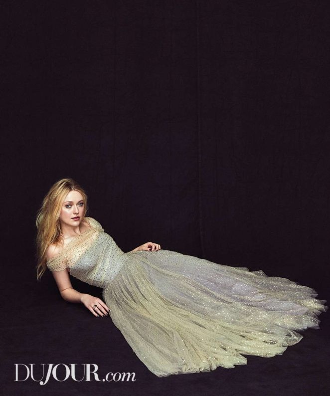 Thiên thần tóc vàng 9x Dakota Fanning lộng lẫy kiêu sa - ảnh 7
