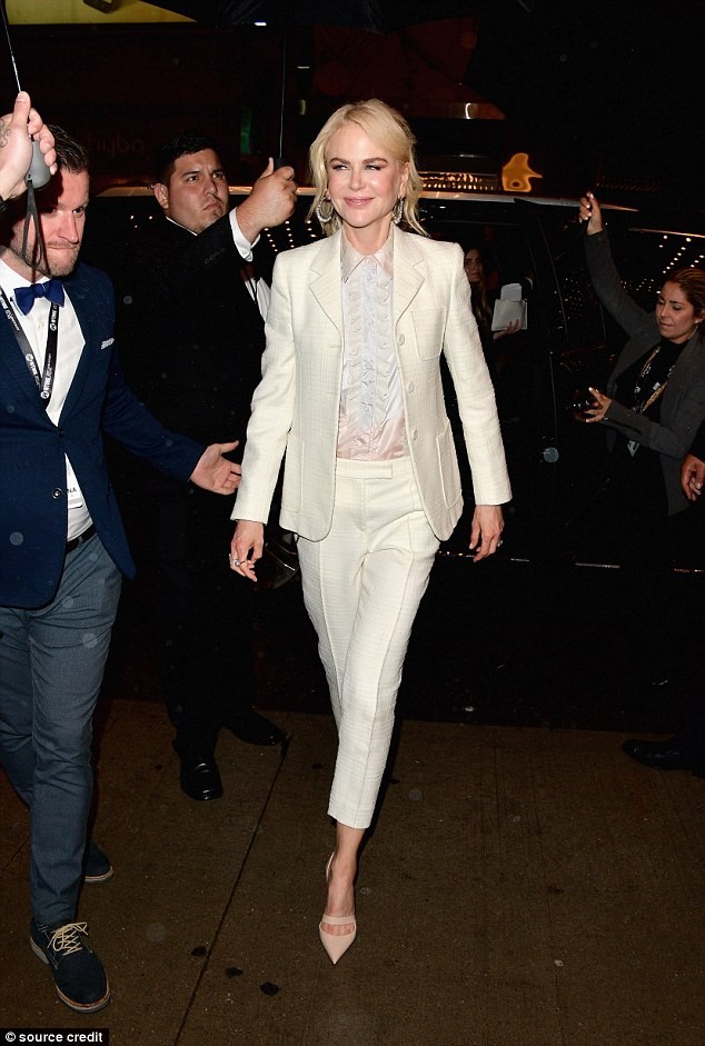 Bước qua tuổi 50, ‘thiên nga Úc’ Nicole Kidman vẫn rực lửa gợi tình - ảnh 6