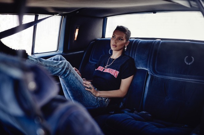 Bella Hadid tạo dáng ấn tượng gợi cảm trong tủ kính - ảnh 19