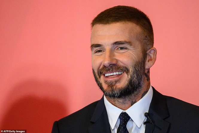 David Beckham 43 tuổi phong độ, đẹp trai rạng ngời - ảnh 1