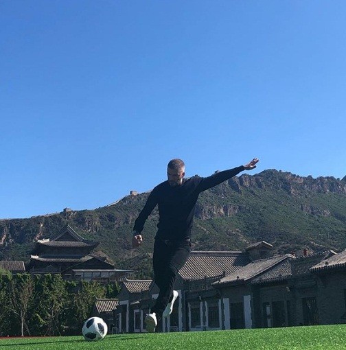 David Beckham 43 tuổi phong độ, đẹp trai rạng ngời - ảnh 9