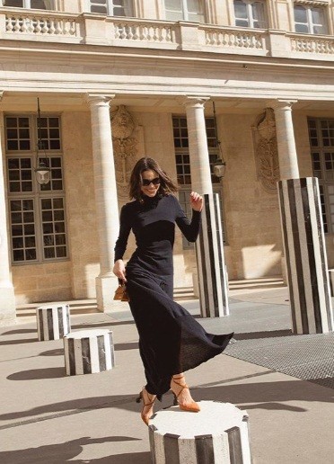Bạn gái ‘Người vận chuyển’ thần thái cuốn hút ở Paris - ảnh 12