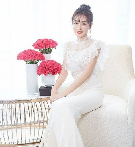 ‘Phú Sát hoàng hậu’ Tần Lam gần tứ tuần vẫn quyến rũ hút mắt - ảnh 9