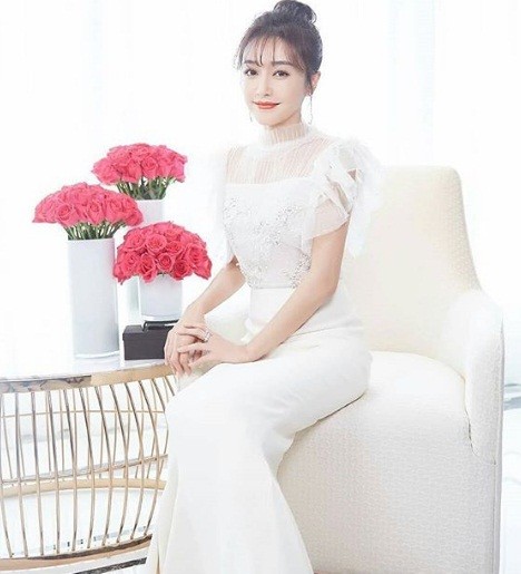 ‘Phú Sát hoàng hậu’ Tần Lam gần tứ tuần vẫn quyến rũ hút mắt - ảnh 10