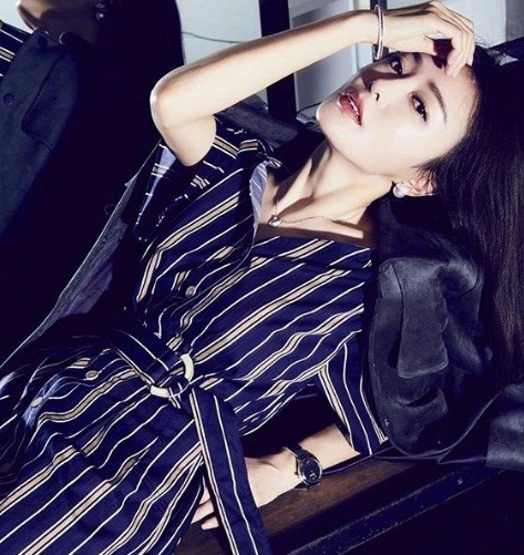 ‘Phú Sát hoàng hậu’ Tần Lam gần tứ tuần vẫn quyến rũ hút mắt - ảnh 16