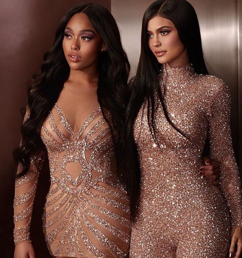 Em út nhà Kardashian mặc bó sát khoe đường cong hấp dẫn - ảnh 17