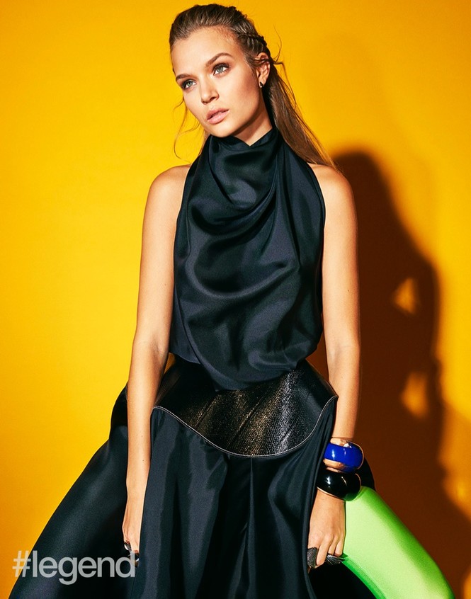 ‘Chân dài’ Josephine Skriver xinh như mộng trên phố - ảnh 28