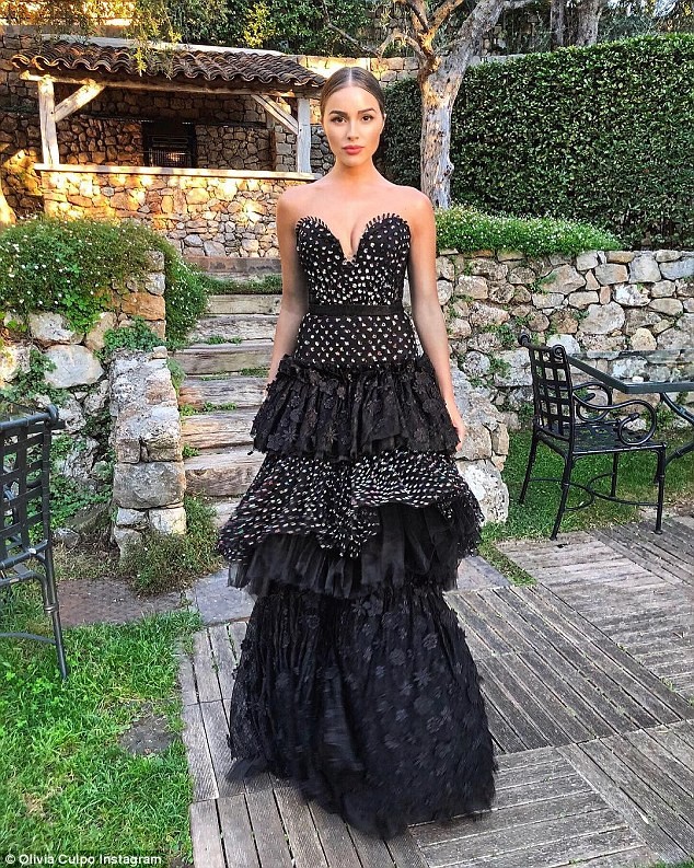 Hoa hậu Hoàn vũ 2012 Olivia Culpo diện nội y ren gợi tình ra phố - ảnh 11
