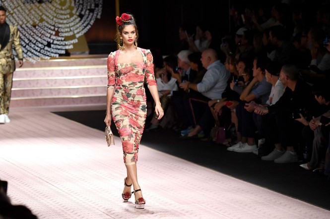 Mỹ nhân nội y Sara Sampaio dáng thon hoàn hảo - ảnh 10