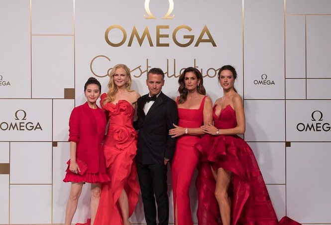 Cindy Crawford, Nicole Kidman, Alessandra Ambrosio đầm đỏ tuyệt sắc - ảnh 6
